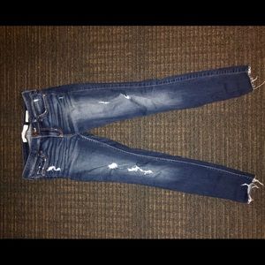 Low-rise jeans—super skinny